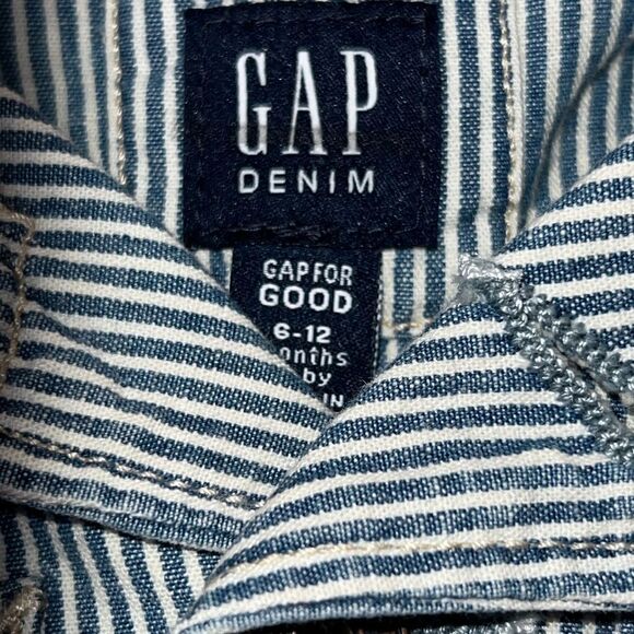 🛍 CUTE Little GAP DENIM BUTTON UP TOP  SIZE 6-12 MONTHS 🛍 - Picture 5 of 7